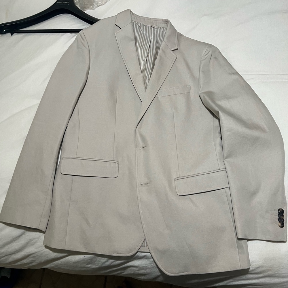 Banana Republic Heritage light tan blazer, 42R, never worn